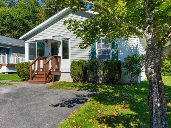 26 Bluebird Dr, Tiverton, RI 02878