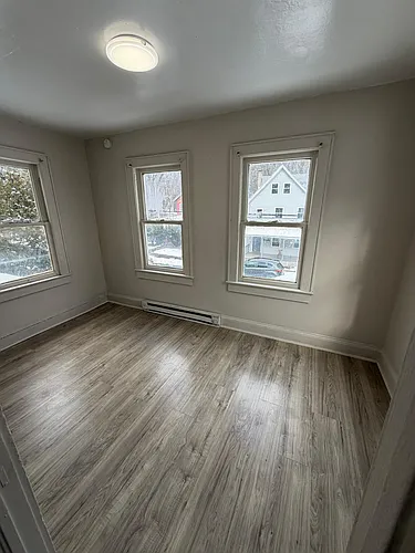 15 Tuthill Ave #3 Photo 1
