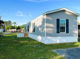 1200 N 20th St, Morehead City, NC 28557