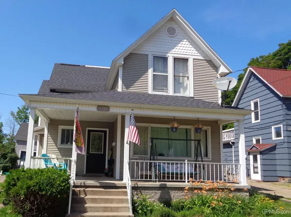 140 W Prospect St, Marquette, MI 49855