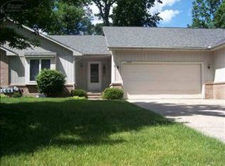 5593 Hickory Cir, Flushing, MI 48433