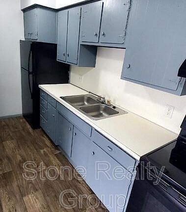 3rd image of 304 Shelby St Unit 10