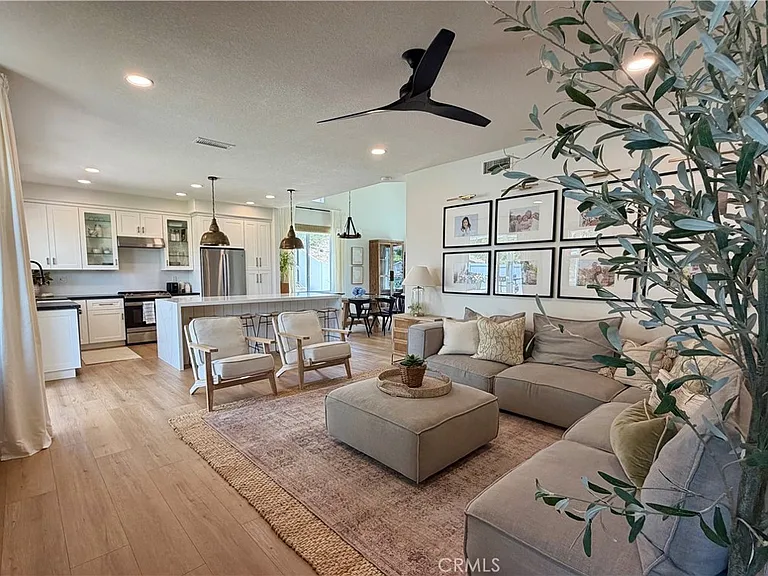 8992 Trumpets Ct — Photo 12