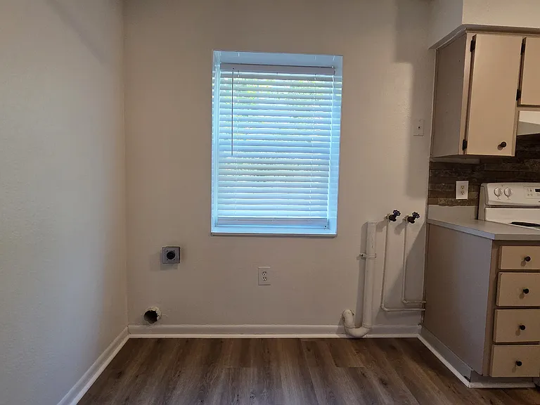 915 Ariana Apartment Community — Photo 21