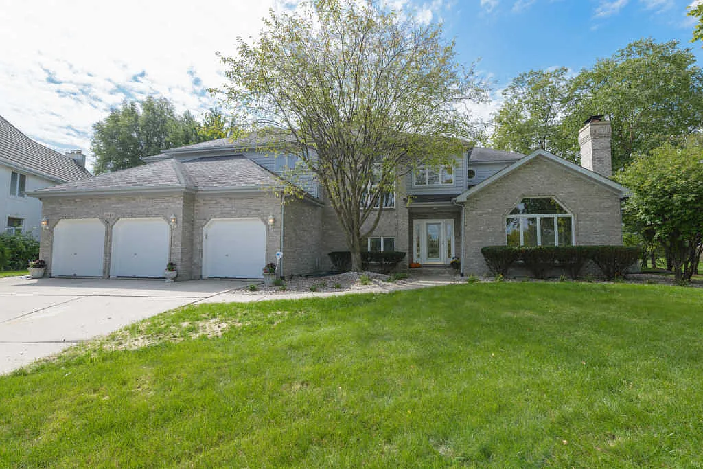 3949 Broadmoor Ct photo 1