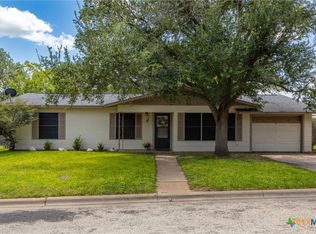 810 S Welhausen Ave, Shiner, TX 77984