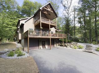 135 N Colony Cove Rd, Tafton, PA 18464