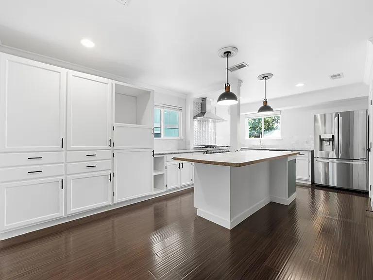8404 Hornet Dr — Photo 7