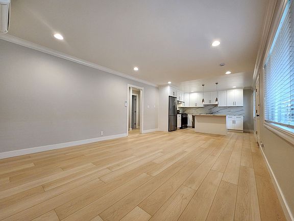 3rd image of 3081 Emerson St #3081