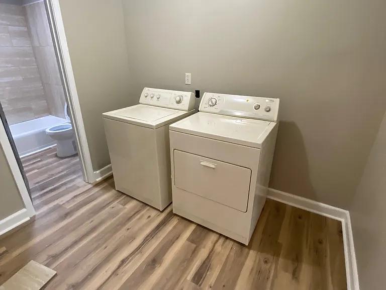 313B Lawn St #313B — Photo 4