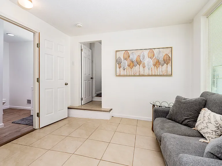 9513 Cloverhurst Dr — Photo 15