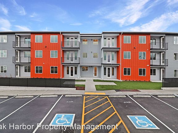 2nd image of 435 SE Barrington Dr #302