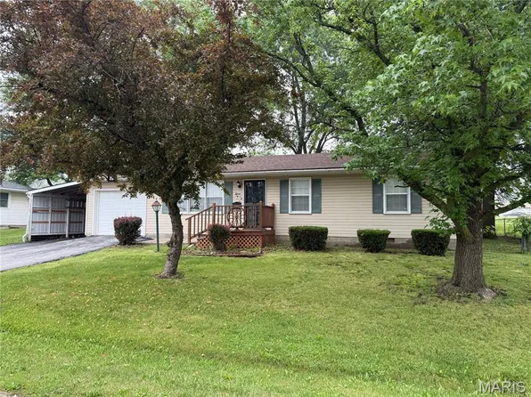 15 W Bibb Dr, Bowling Green, MO 63334