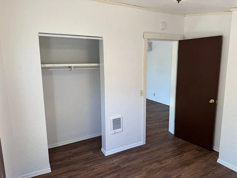 1606 Ash Ave — Photo 12