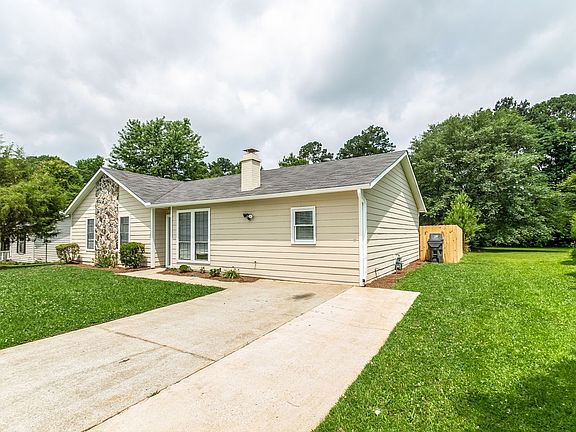 2nd image of 3025 Meadow Wood Ct