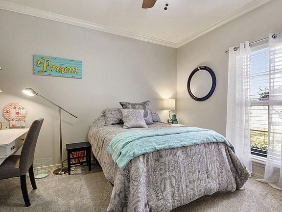 4th image of 13221 Carriage Cir