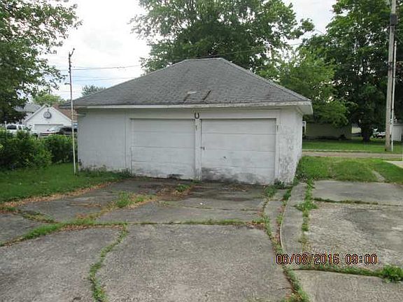 2nd image of 1221 Stilwell Ave