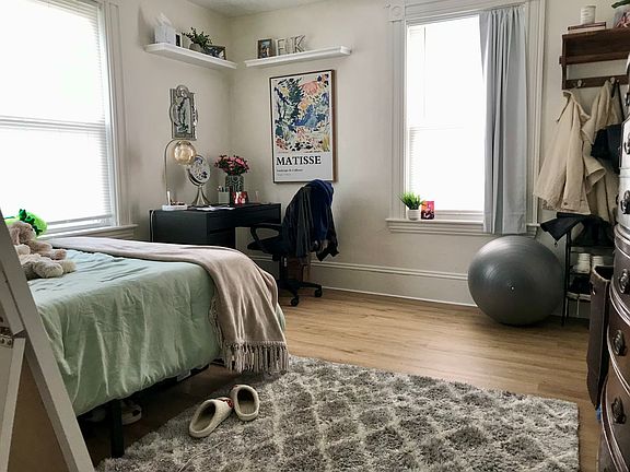 4th image of 79 Cushing St