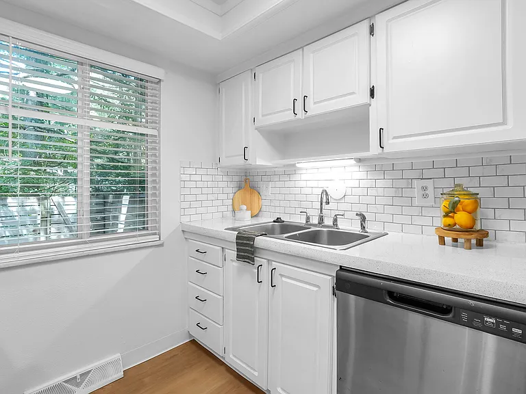Carnaby Village Townhomes — Photo 11