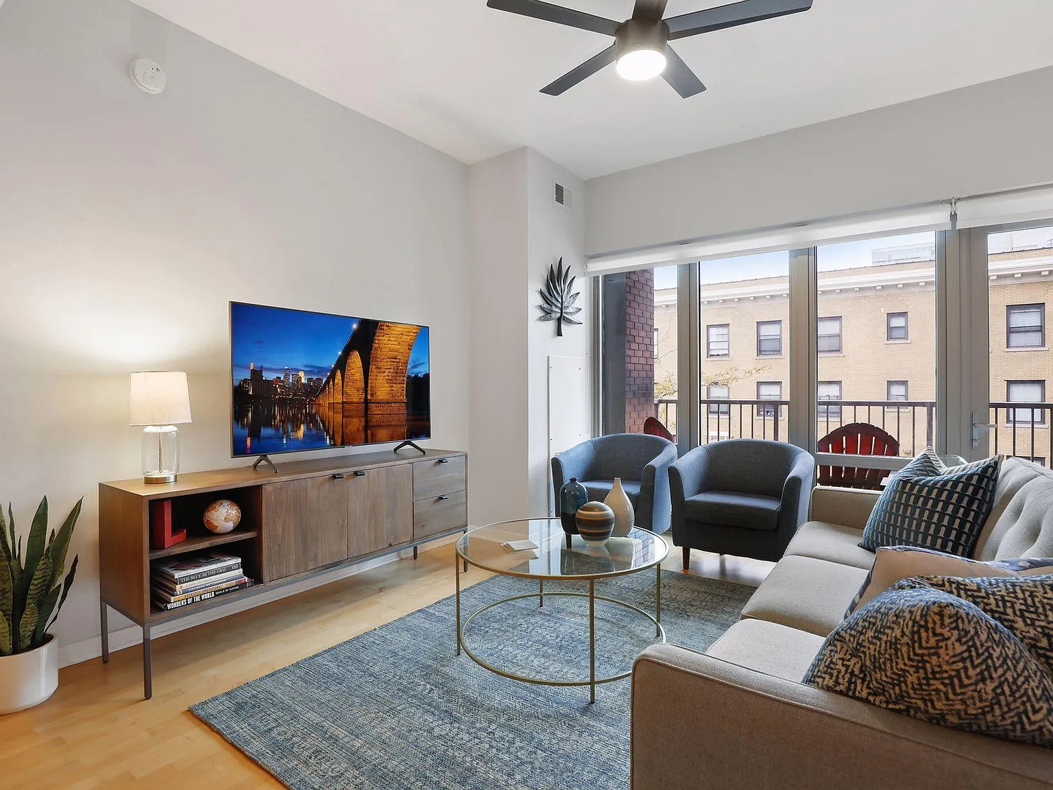 1 bed, 1.0 bath, 750 sqft, $1,800 — Photo 3