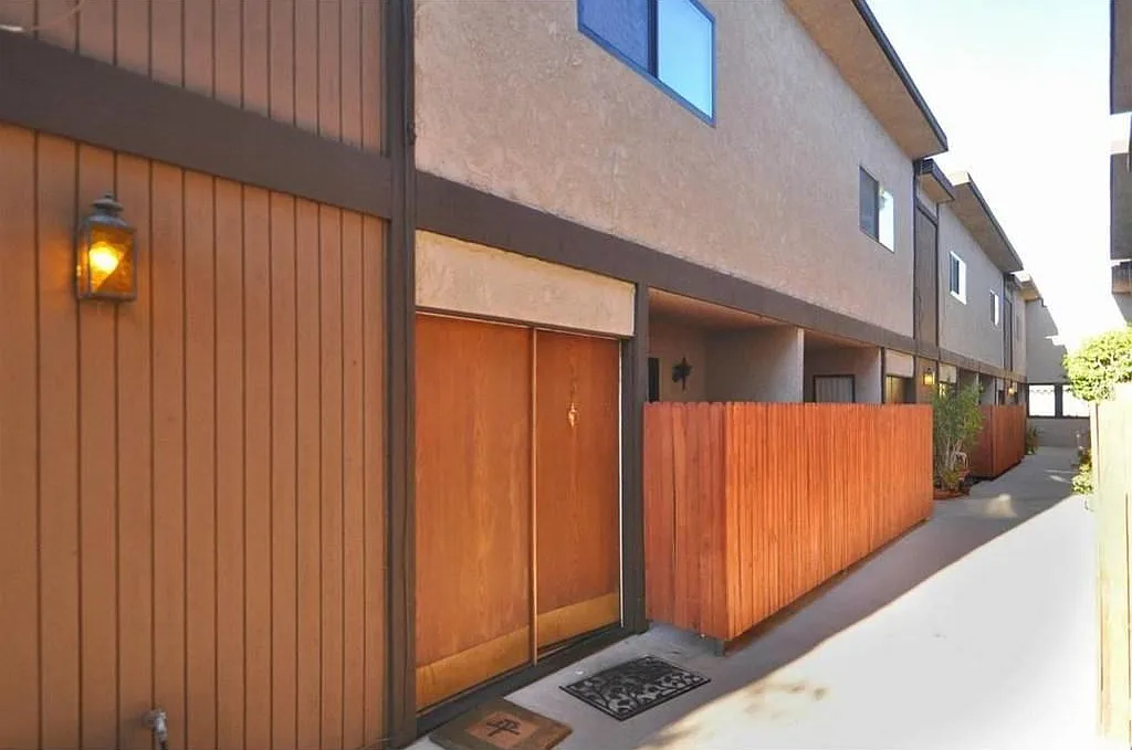 5445 Corteen Place — Photo 3