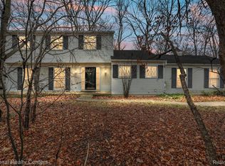 45039 Galway Dr, Northville, MI