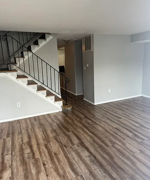 2228 Hunter Pl SE — Photo 1