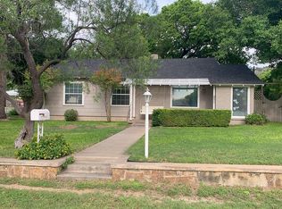 201 Jo Lynn Dr, Junction, TX 76849