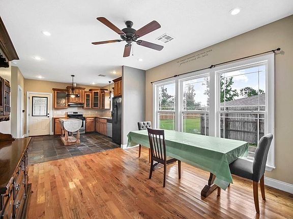 5th image of 2710 Edgewood Ln