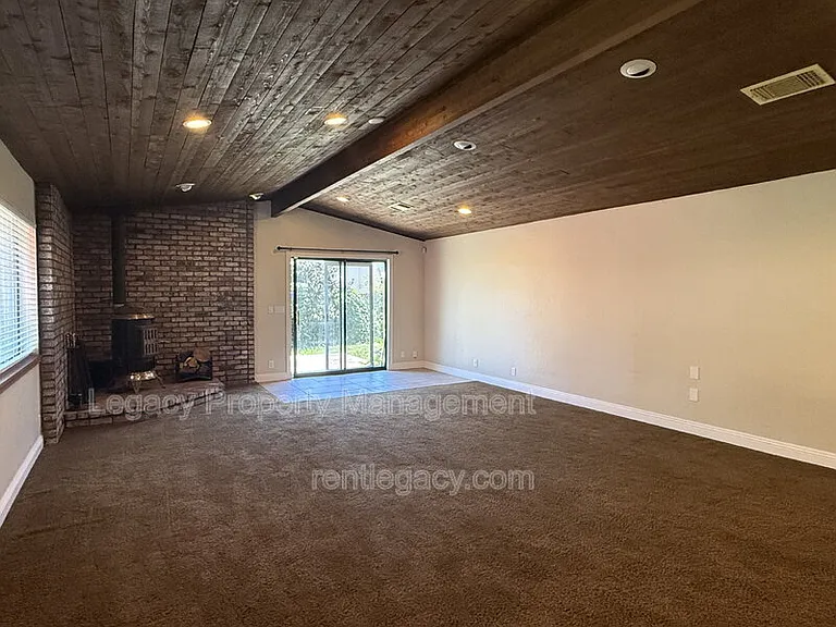 309 Plum St — Photo 6