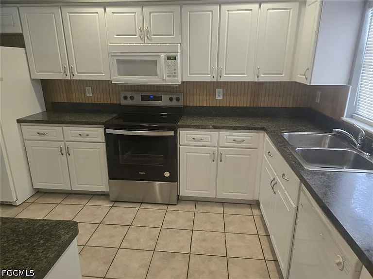 838 SW 47th Ter #A203 — Photo 13