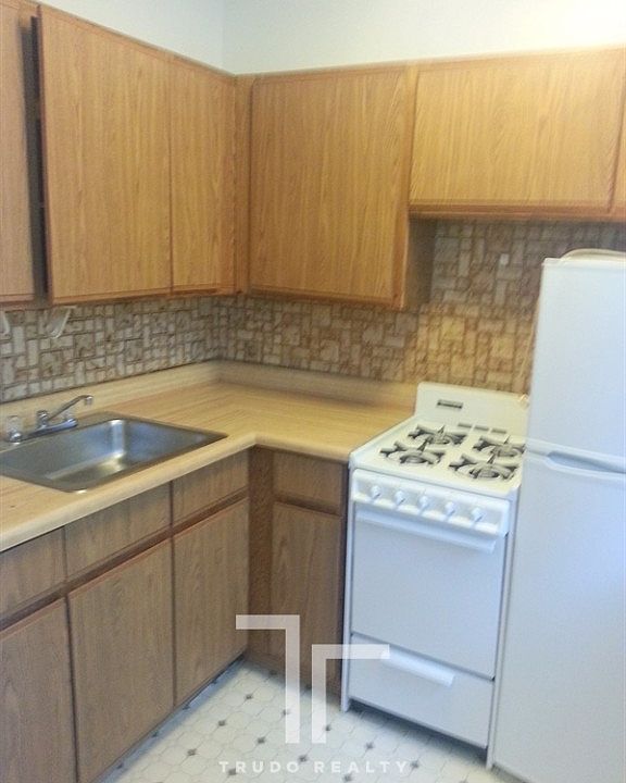 2nd image of 739 W Belmont Ave APT 314