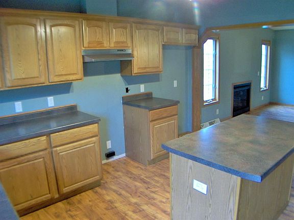 4th image of 615 W Chapel St #1