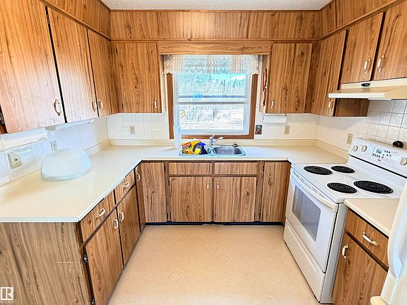 5th image of 623043 Range Rd #250