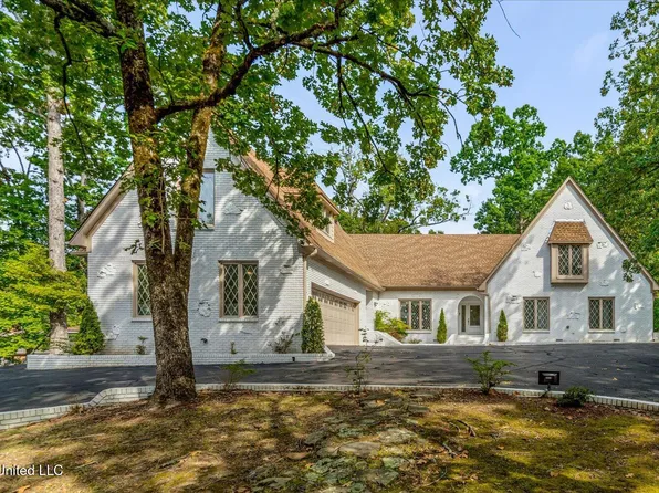 1590 Epping Forest Dr, Southaven, MS 38671