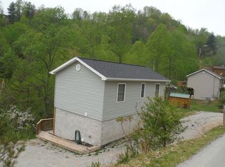 66 Adams Ridge Rd, Hazard, KY 41701