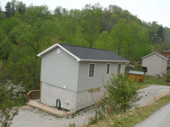 66 Adams Ridge Rd, Hazard, KY 41701