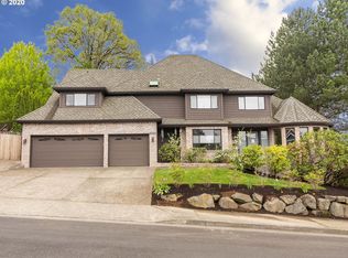 6720 SW Moonshadow Ct, Portland, OR 97223