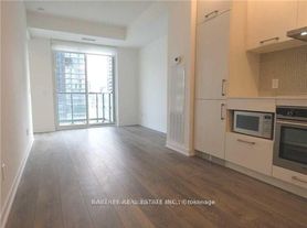 87 Peter St