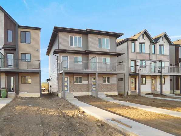 938 19th Ave NW, Edmonton, AB T6T 2K8