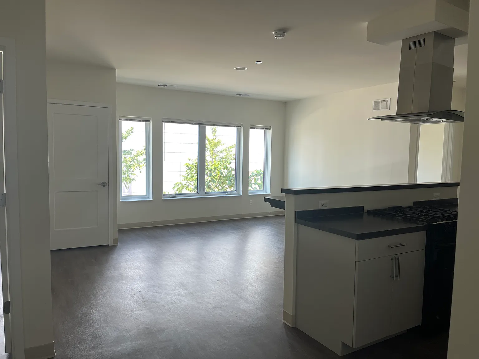 Schiller Place — Photo 1