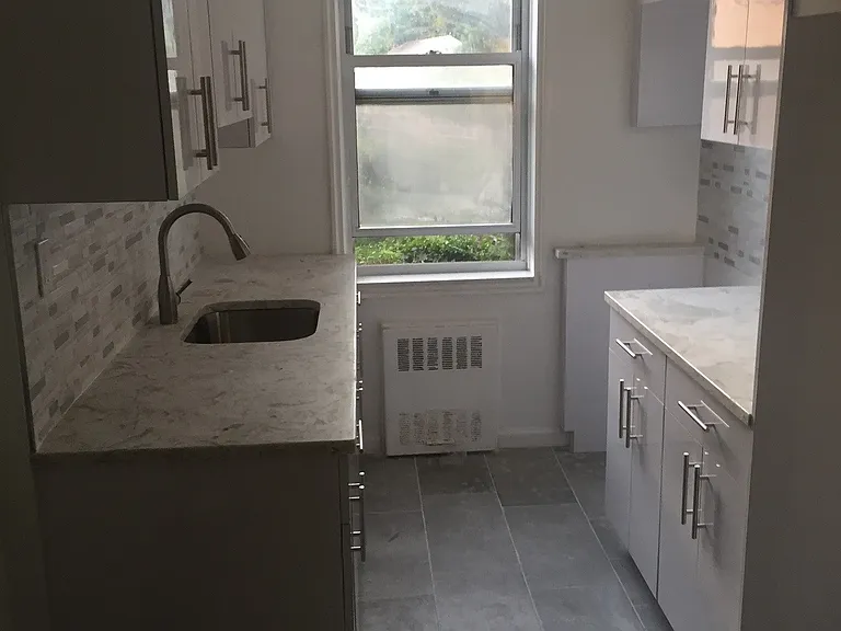 169 Bronx River Rd #R55R — Photo 1