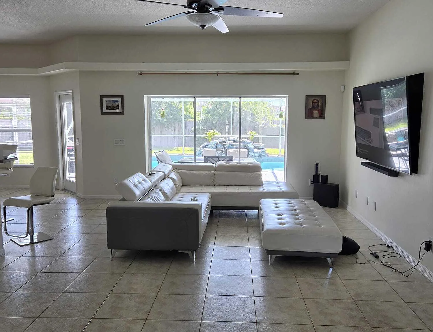 3 bed, 2.0 bath, 1820 sqft, $3,450 — Photo 2