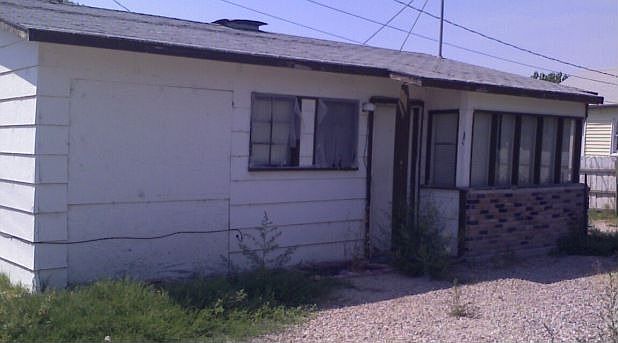 2nd image of 215 1/2 Holly St