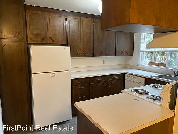 5th image of 15806 98th Ave E #2