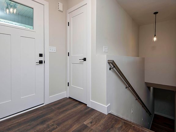 4th image of 8282 Eaglecrest Lane