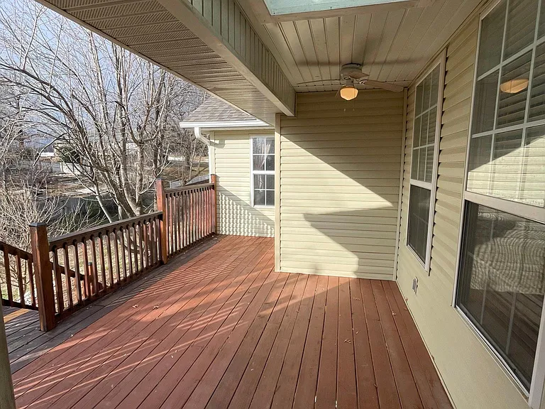3666 Tara St — Photo 30