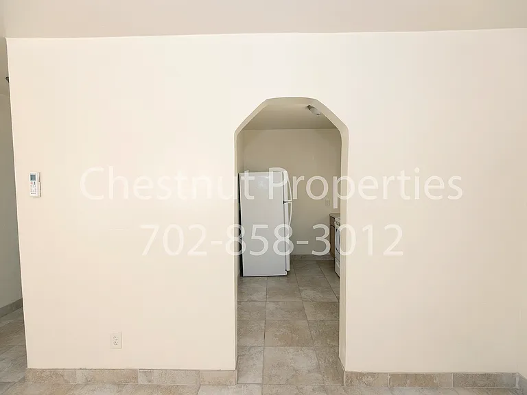 121 W Fleming Ave #121 — Photo 3