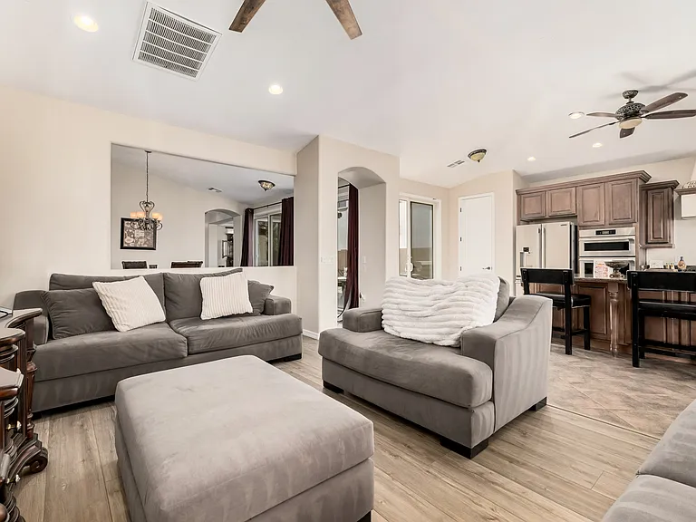 2288 E Wisteria Dr — Photo 6