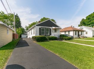 2013 Cooke Ct, Waukegan, IL 60085